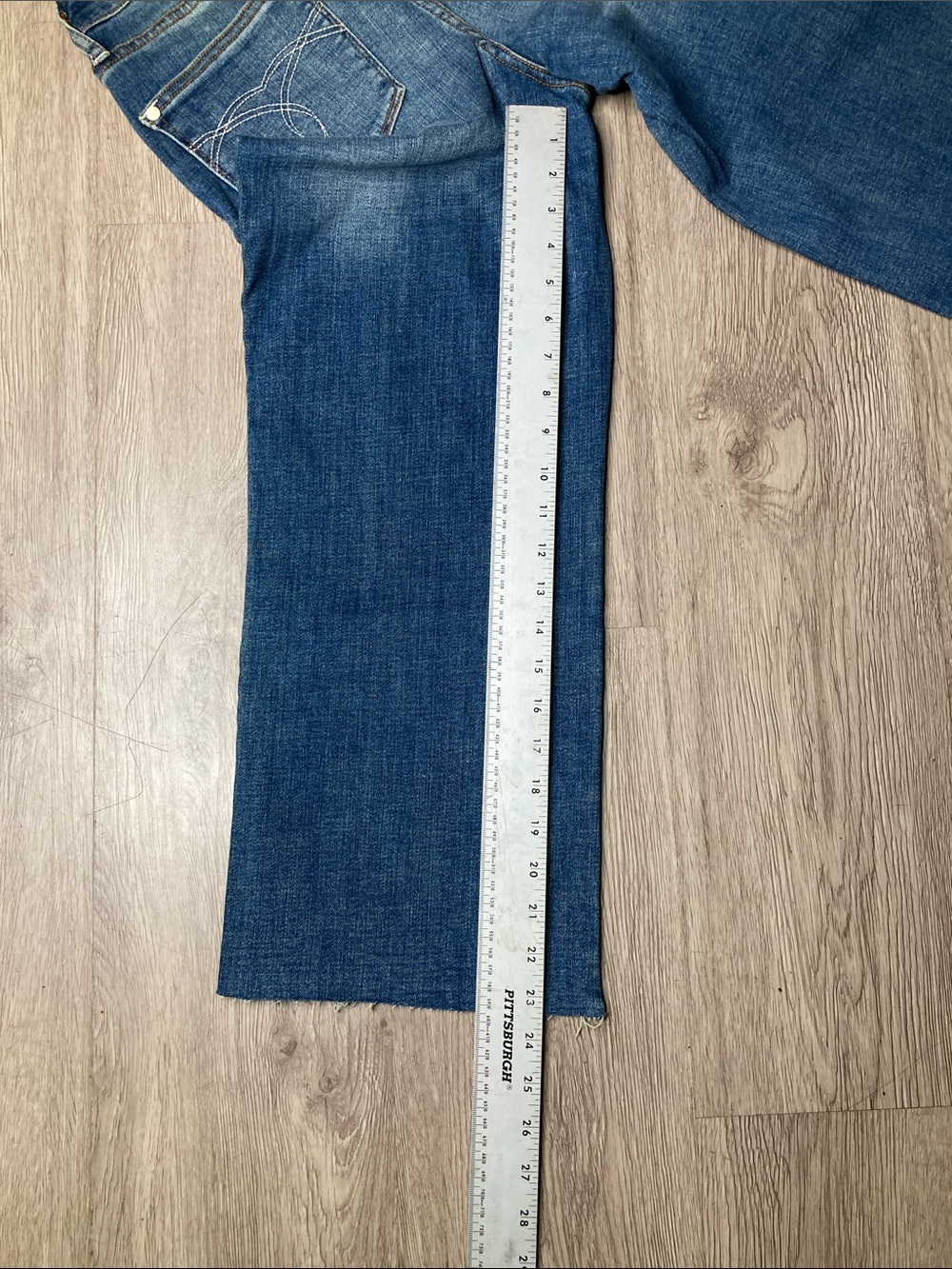 Judy Blue Medium Wash Blue Jeans - Picture 10 of 12